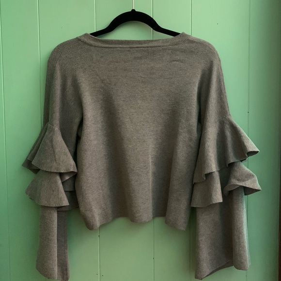 Sweaters - Grey cropped sweater